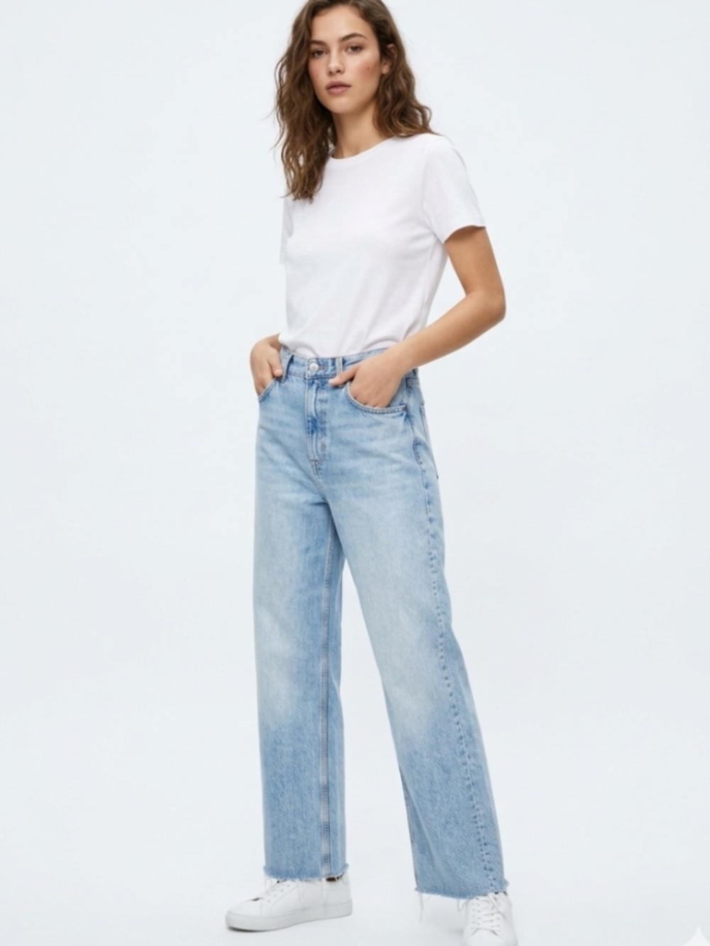 Zara High Rise Wide Leg Frayed Hem Distressed Jeans Denim Light Wash Size 8